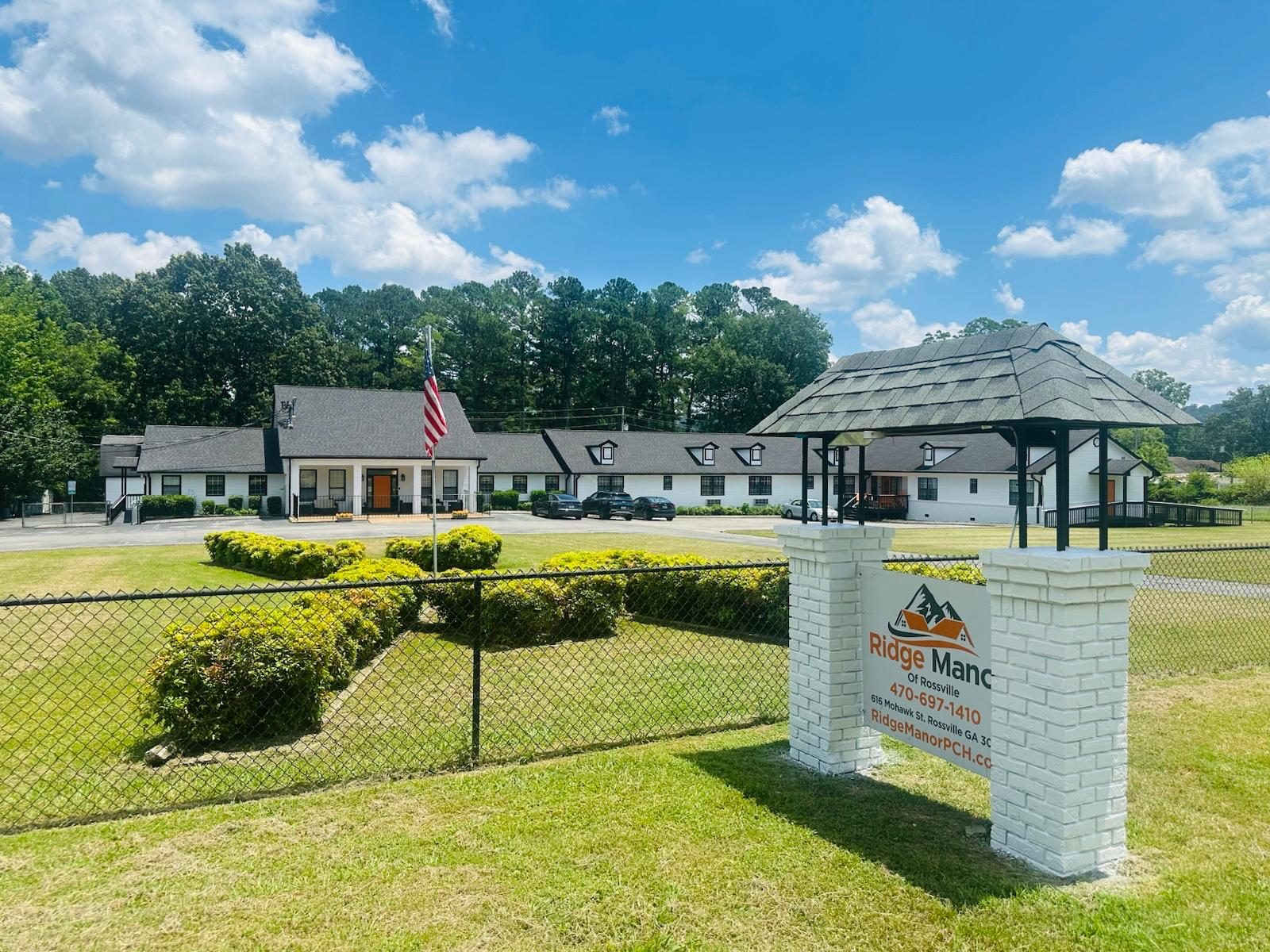 Exterior of Ridge Manor of Rossville